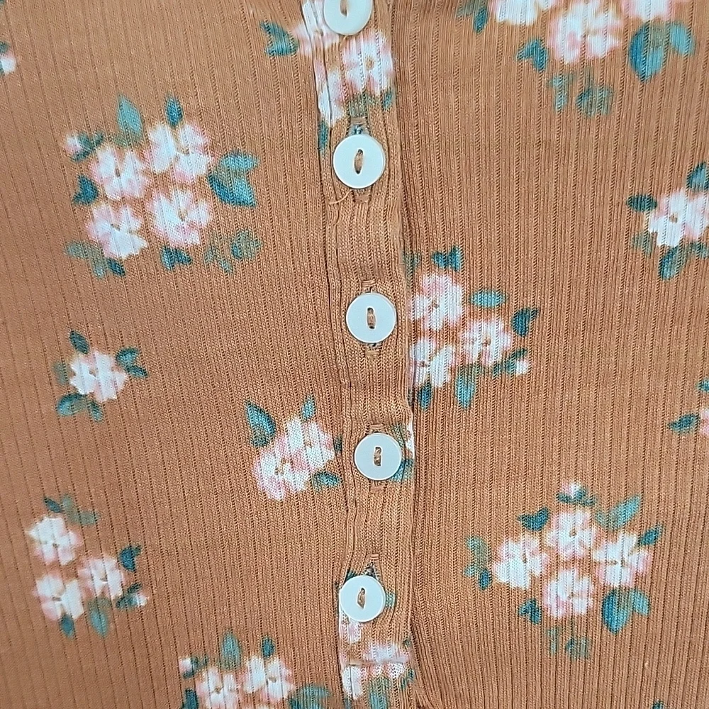 Floral Button-Up Ribbed Top - Brown - Picture 4 of 7